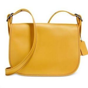 Coach SADDLE BAG IN GLOVETANNED LEATHER
